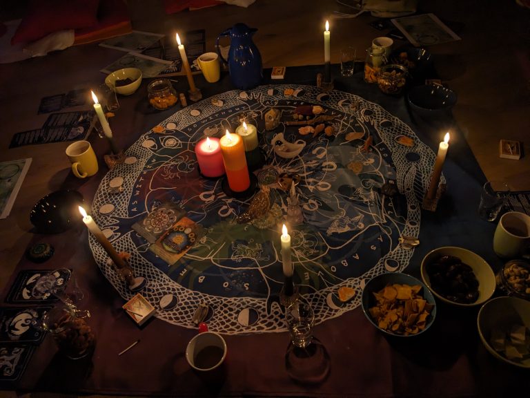 vrouwencirkel, altaar, moonsisters.nl,